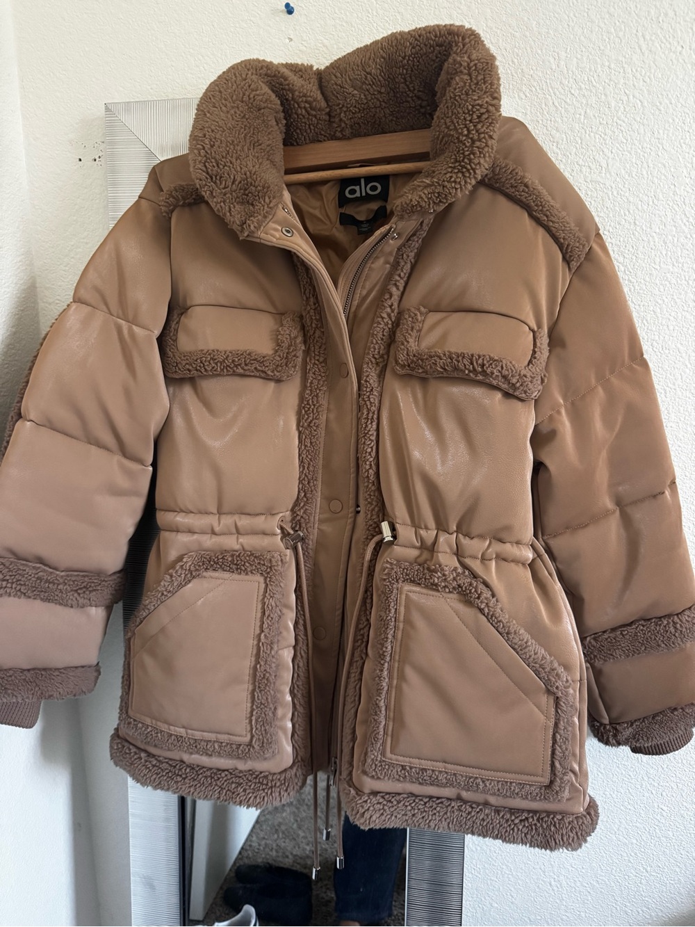 ALO Yoga Ice Breaker  Jacket Tan Faux Shearling
